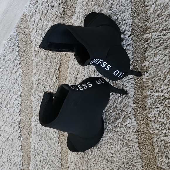 GUESS Booty heels - Picture 3 of 3